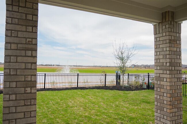 Building Photo - 756 Lake Lacosta Dr