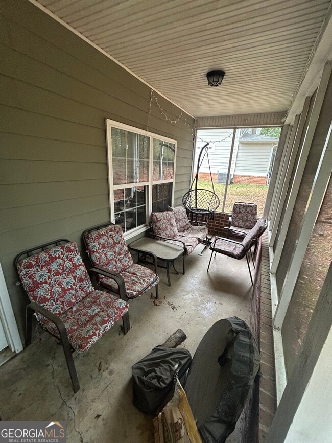 Building Photo - 1585 Cedar Shoals Dr