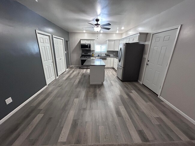 Building Photo - 2757 Dekalb St