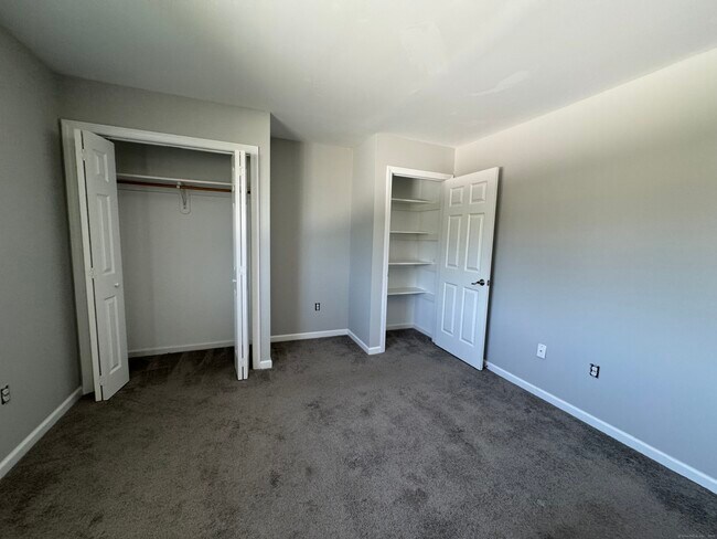 Building Photo - 466 Danbury Rd