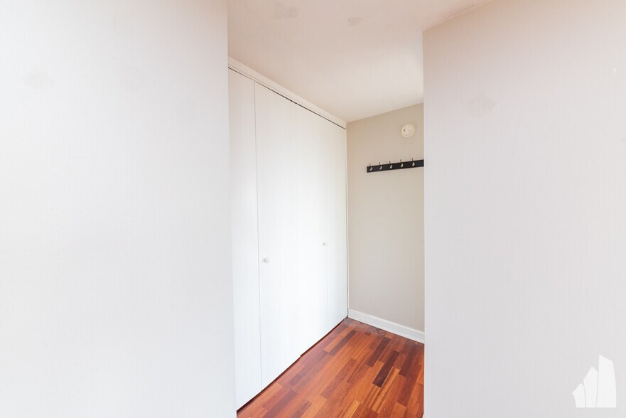 Building Photo - 444 W Fullerton Pky