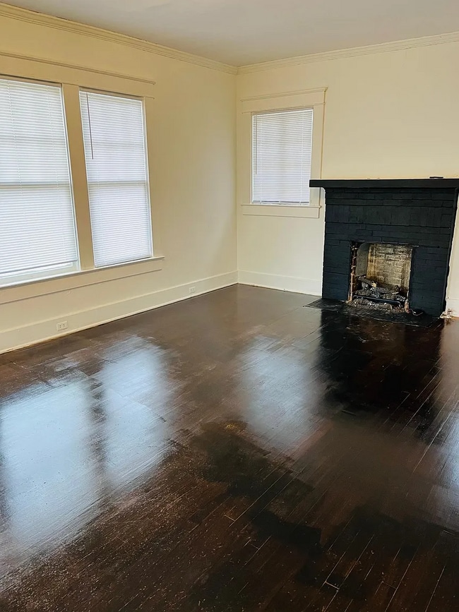 Building Photo - 2307 22nd St