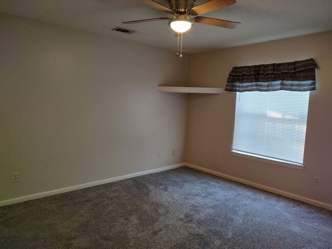 Building Photo - Beautiful 3Bed/2Ba Retreat, Centrally Located to EVERYTHING in PCB!