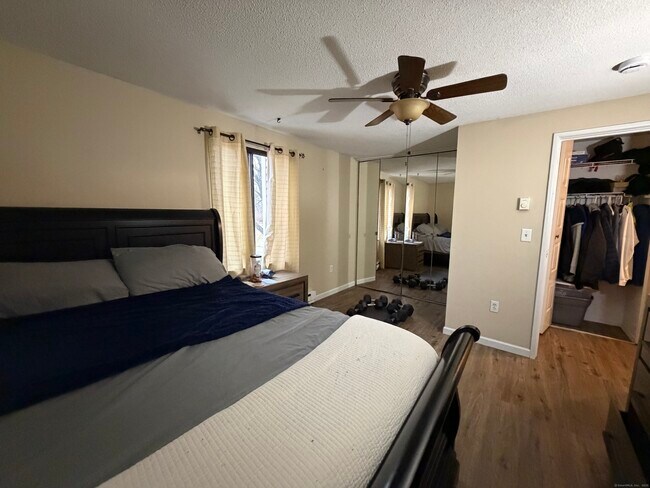 Building Photo - 280 Burgundy Hill Ln