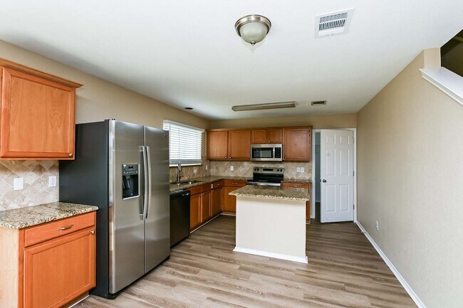 Building Photo - 7160 Little Mohican Dr