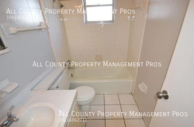 Building Photo - 616 20th Ave W