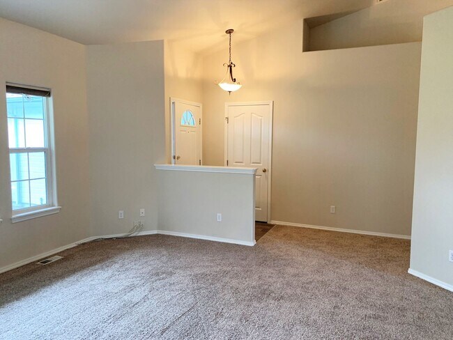 Building Photo - Great 3 bed 2 bath home in downtown Eagle.