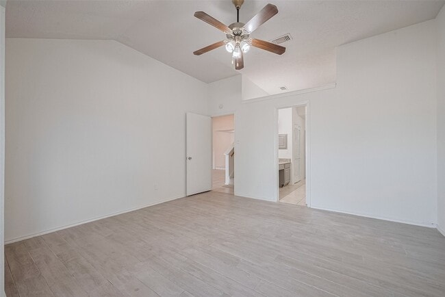 Building Photo - 2107 Creekshire Dr