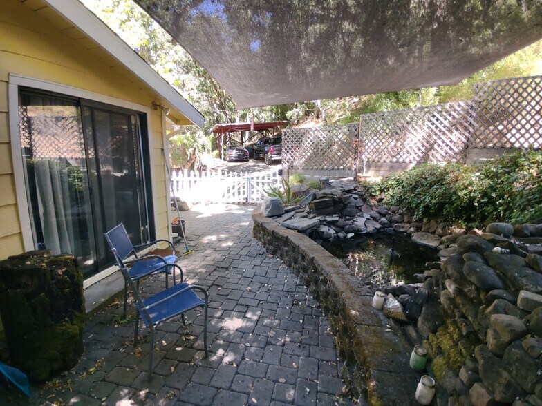 Side view of house toward the front - 12061 Pleasant Way