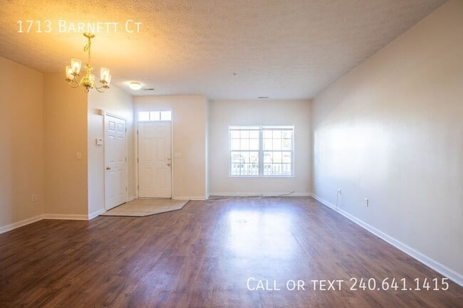 Building Photo - 1713 Barnett Ct