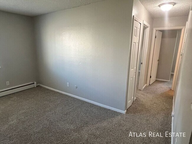 Building Photo - 405 St Vrain Pl