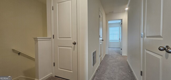 Building Photo - 304 Hynes Dr