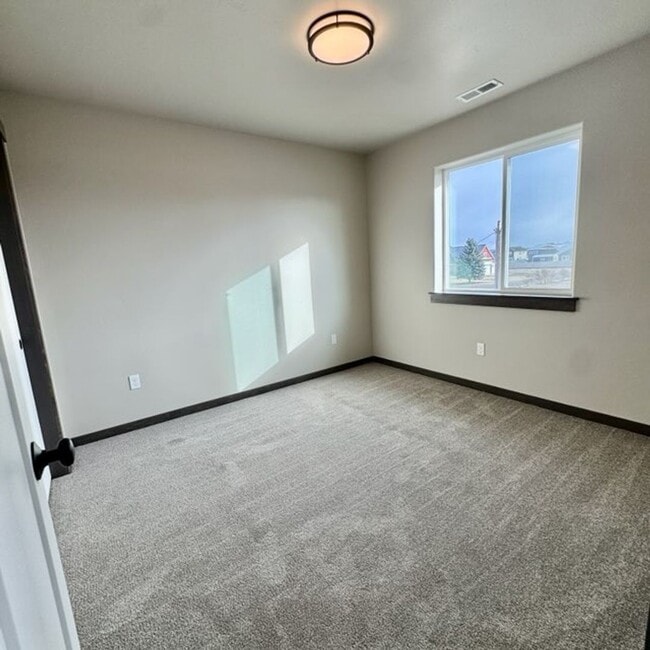 Building Photo - Newly Built 4-Bedroom Home in Great Neighborhood