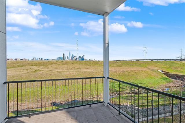 Building Photo - 381 E Greenbriar Ln