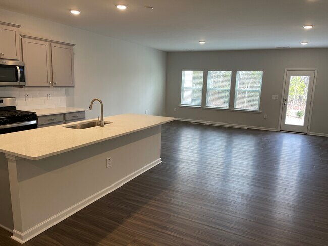 Building Photo - 3031 Ranger Dr