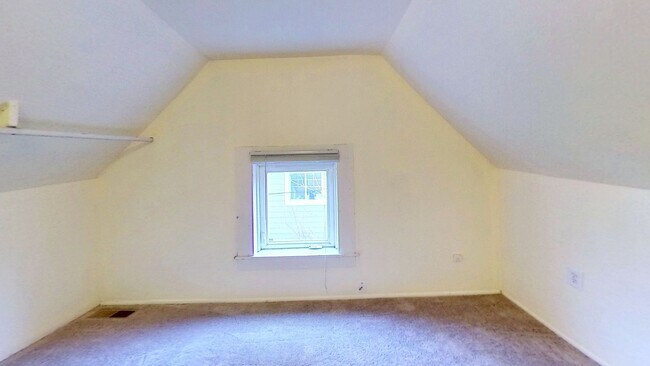 Building Photo - Single Family home located in the York Neighborhood