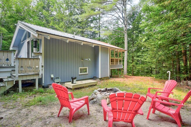 Building Photo - 400 Rolling Ridge Rd
