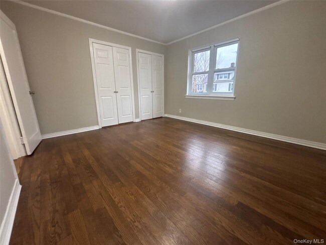 Building Photo - 37 Spruce St