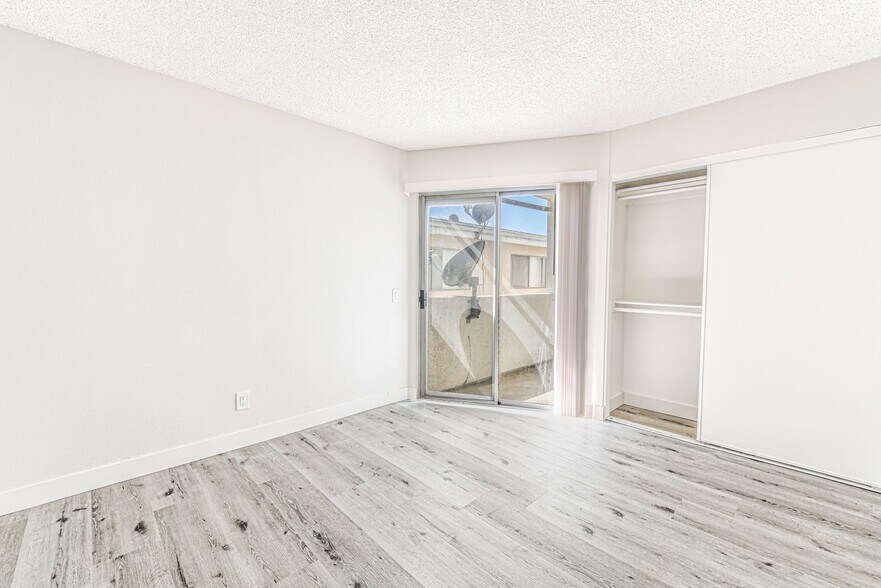 Building Photo - 1128 Stanley Ave