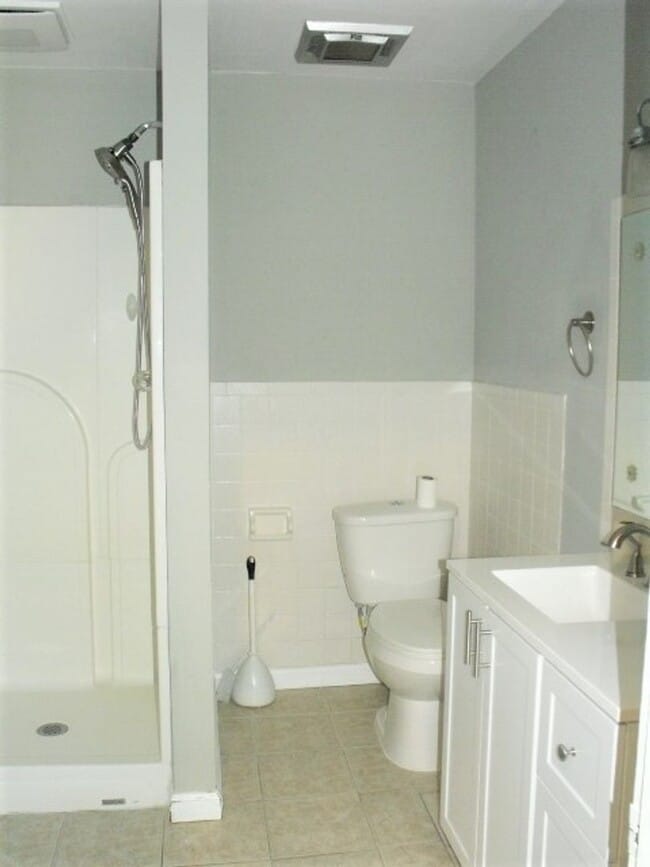 Building Photo - THIS COULD BE YOUR NEW HOME, BUSINESS, OR BOTH!