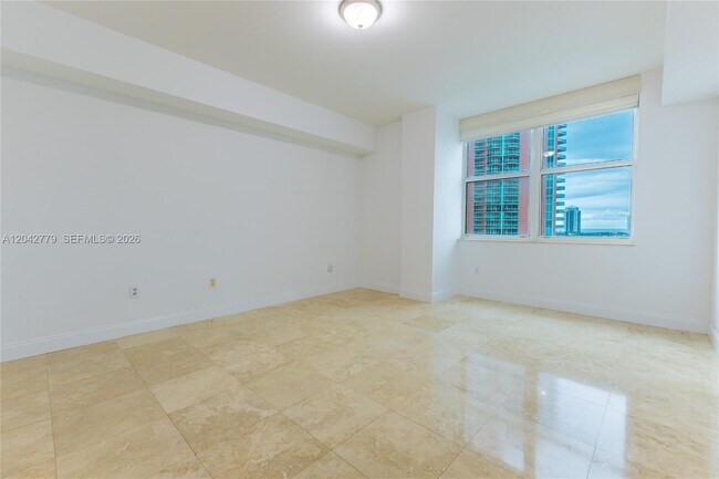 Building Photo - 3330 NE 190th St