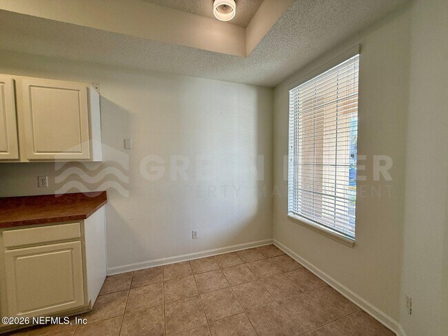 Building Photo - 204 Augusta Cir