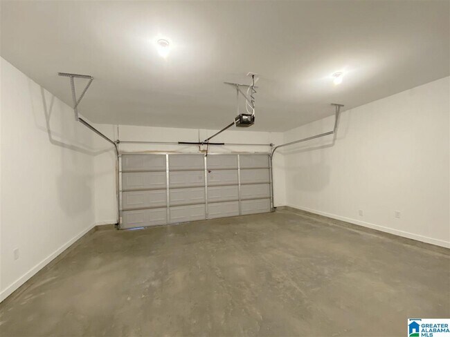 Building Photo - 318 Golden Eagles Cir