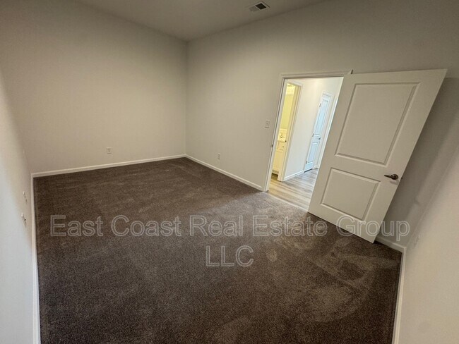 Building Photo - 52 Snowdrop Ct