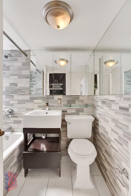 Building Photo - 53 Leroy St