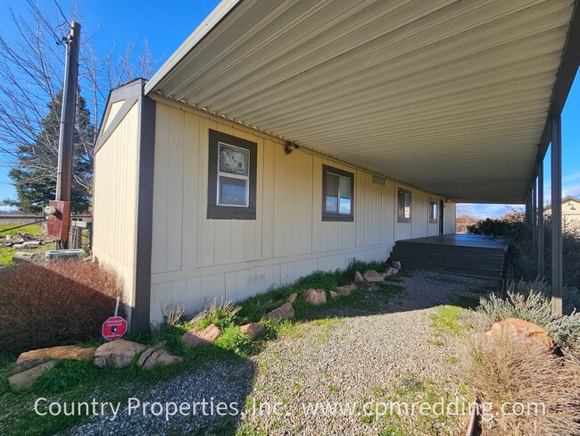 Building Photo - 3-Bedroom on Horse Property With ACID Acce...