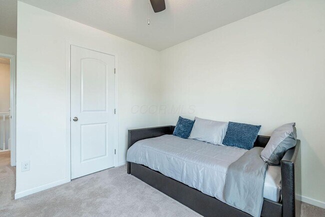 Building Photo - 123 Schellinger St