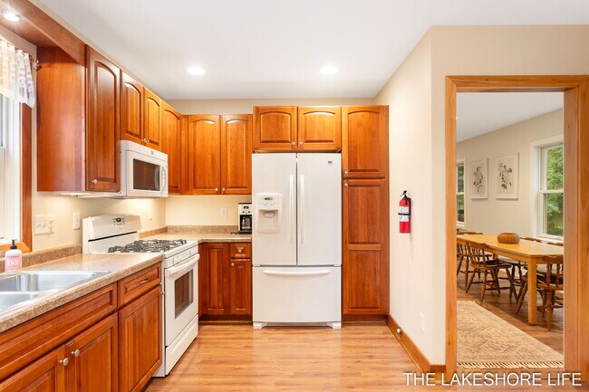 Building Photo - 2341 Fern Walk