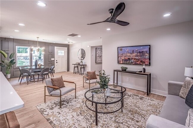 Building Photo - 605 Blake Ave SE