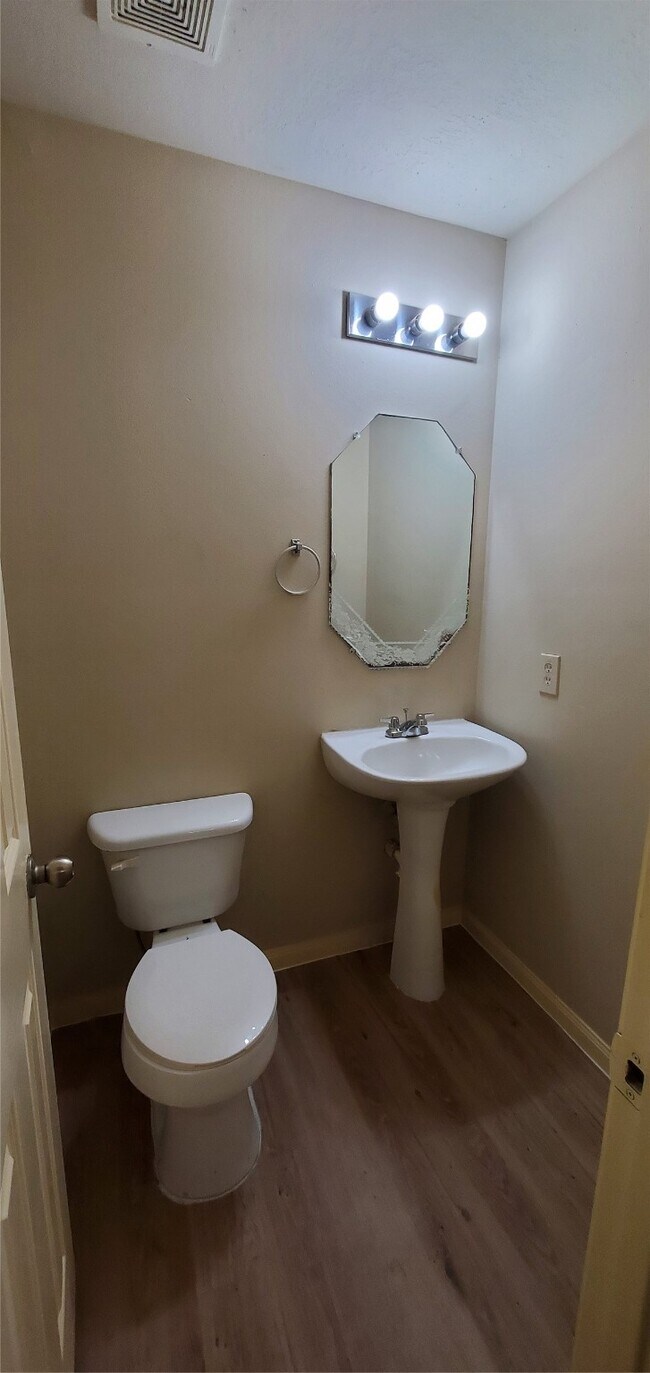 Building Photo - 16331 Woma Ct