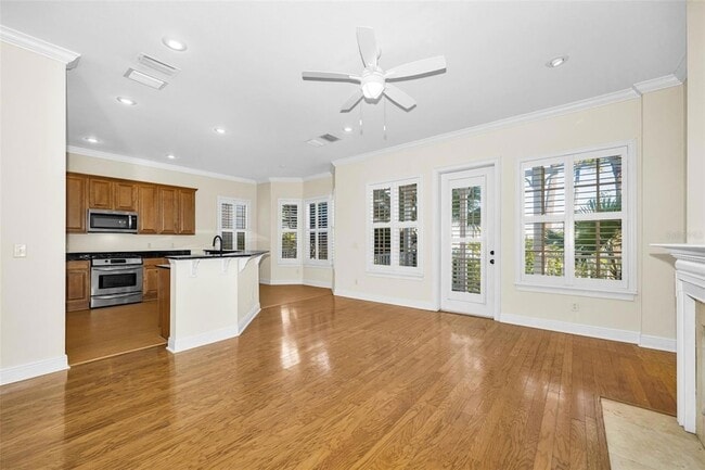 Building Photo - 924 Hemingway Cir