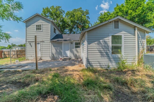 Building Photo - ? Newly Renovated Home in Arlington! ?