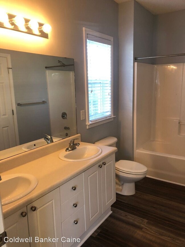 Building Photo - 2 br, 2 bath House - 601 McKenna Commons