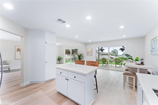 Building Photo - 3620 Sherwood Dr