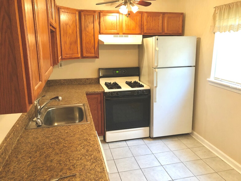 Kitchen 1 - 2331 E Harold St