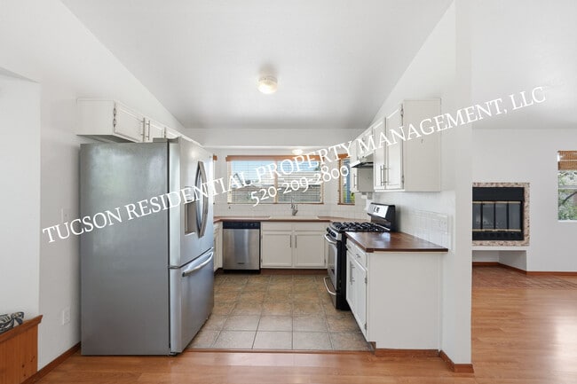 Building Photo - 2531 W Glenbrook Way