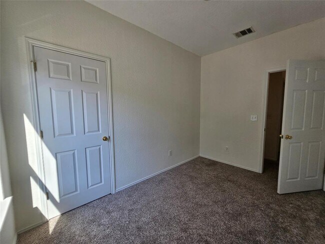 Building Photo - 304 Windridge Village Cove