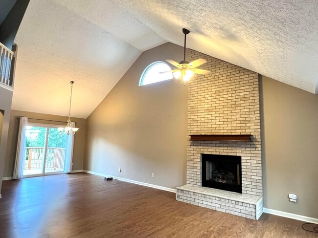 Building Photo - 1330 Pannelly Pl