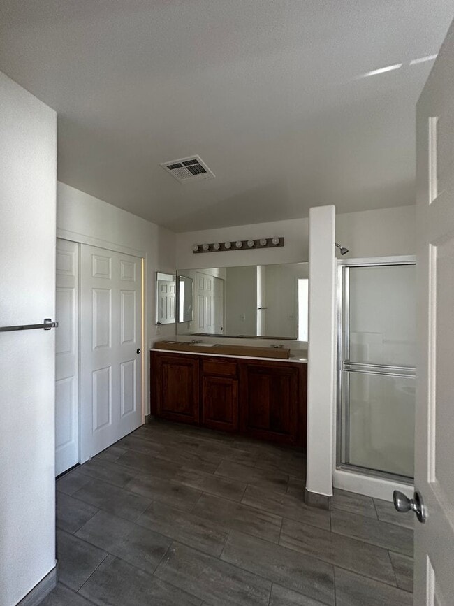 Building Photo - 3 Bedroom Home in the SW!