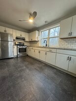 Building Photo - 752 Center St