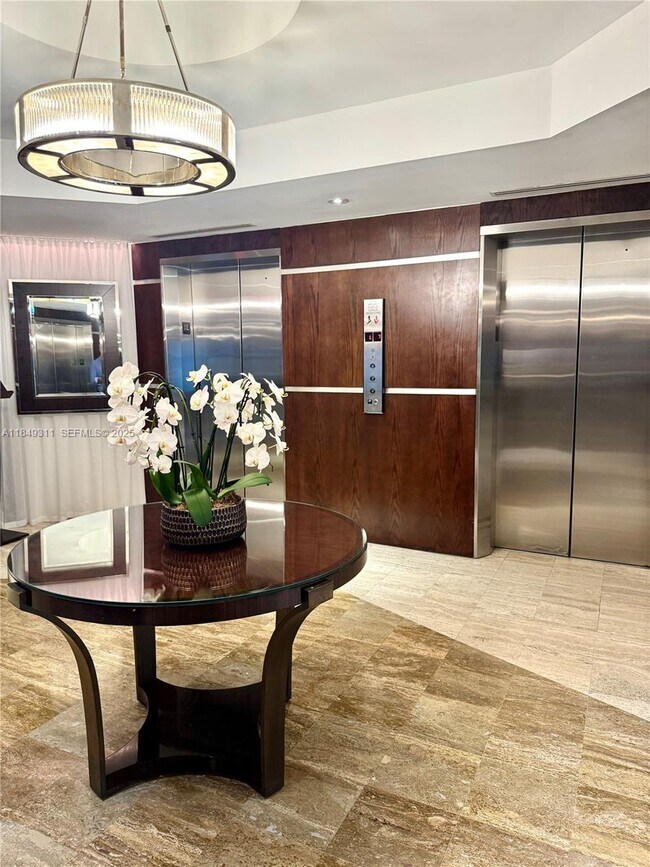 Building Photo - 2451 Brickell Ave