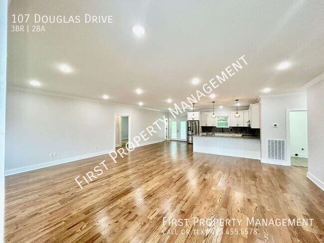 Building Photo - 107 Douglas Dr