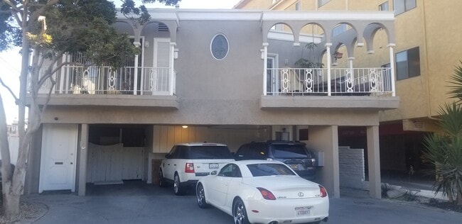 Primary Photo - 120 Hurricane St