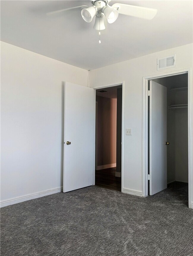 Building Photo - 406 Via Alegre