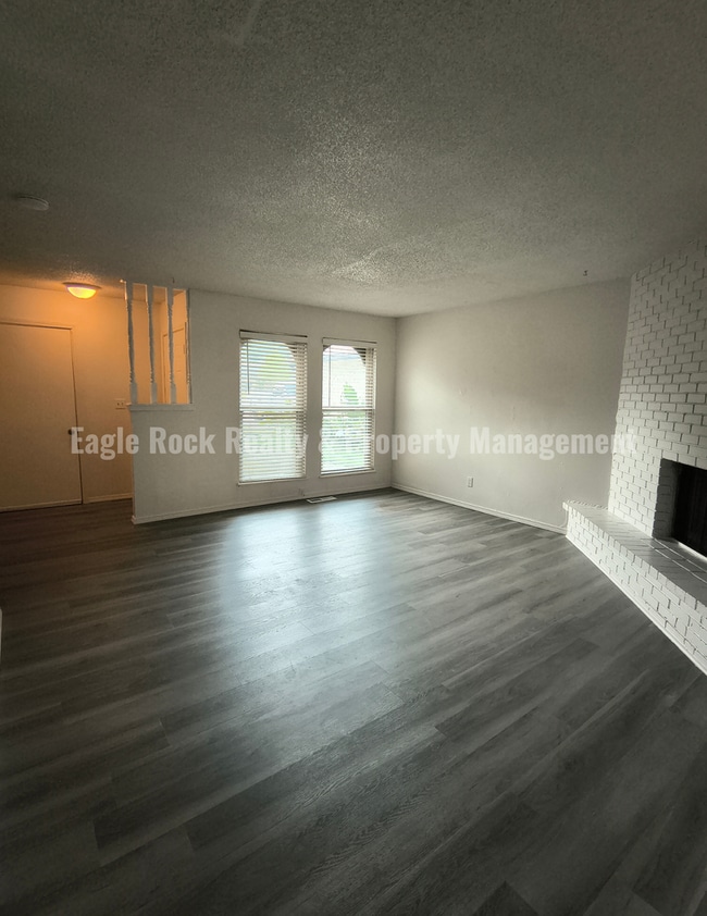 Building Photo - 4627 S 72nd E Pl