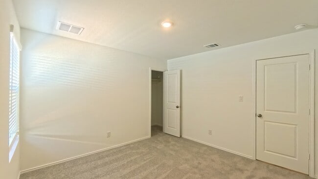Building Photo - 2324 Sprinkle Dr